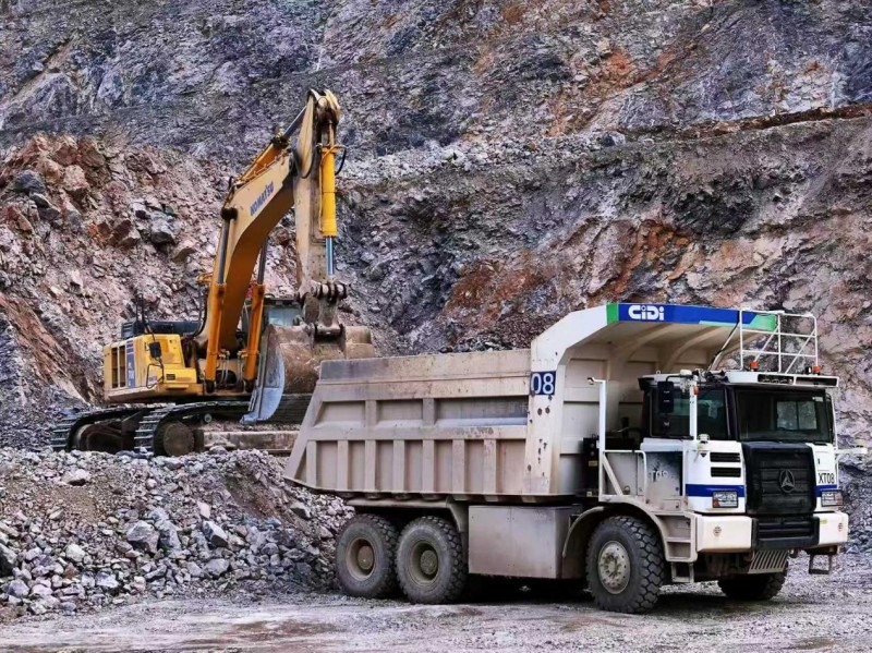 ���˼�ʻ�󿨵ġ�����֮ս����ϣ���Ǽݳ�̸۹�������̲