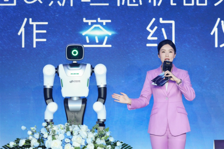 361度战略携手斯坦德机器人公司荣获懒熊体育年度创新品牌，推动体育产业智能化变革第3张