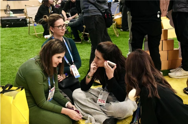 ������Я��ͥAI��顰С����������CES 2026�����챱�������������ɳ��·�ʽ