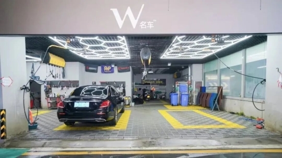 家居巨头杀入汽车圈，为渠道跨界找到新解法