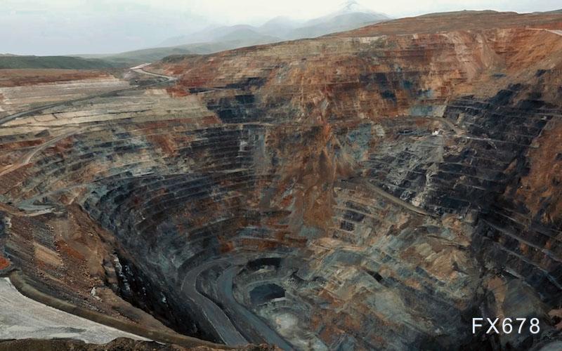 黄金破顶、美元跳水！不给格陵兰就加税，欧洲怒了？