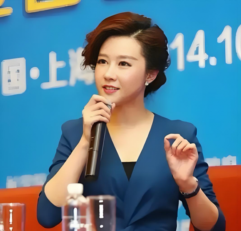 ɼɼ�ɷݵġ�����ʱ�̡�������Ů�����˵������ˣ�����һ��֤���Լ�