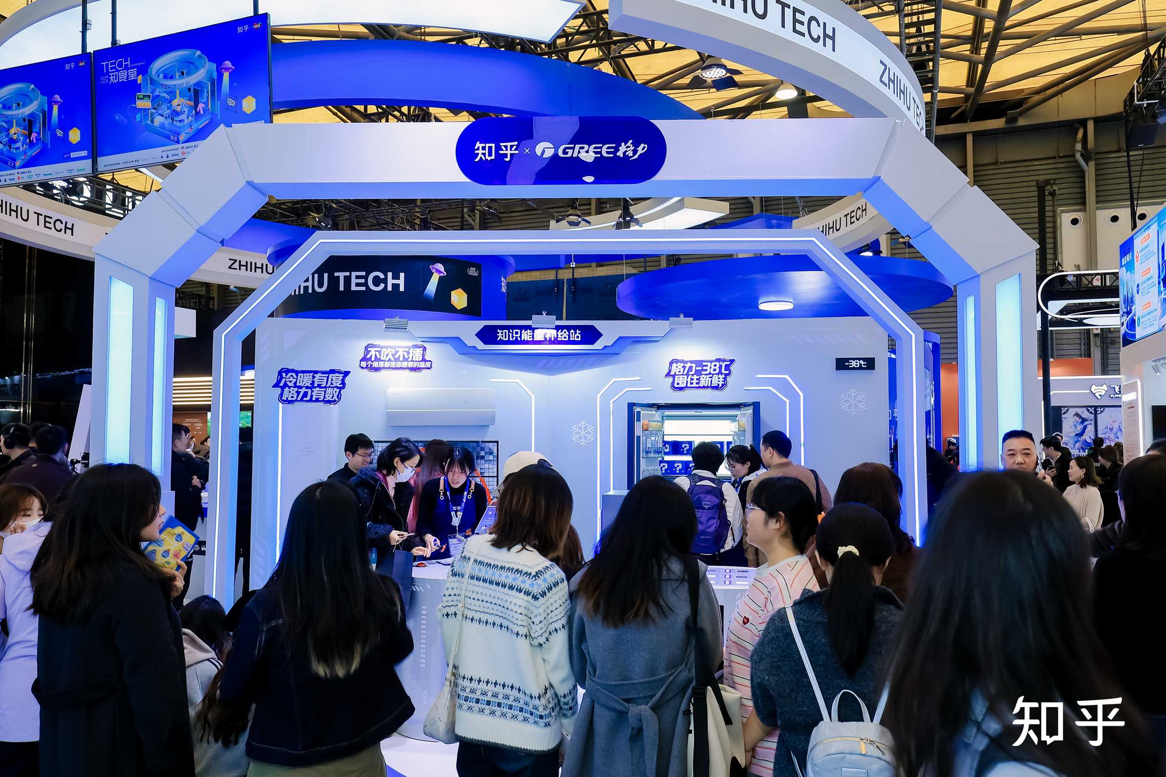 ������ֻ���ʹ�㣺������AWE��������AI�ҵ硹��