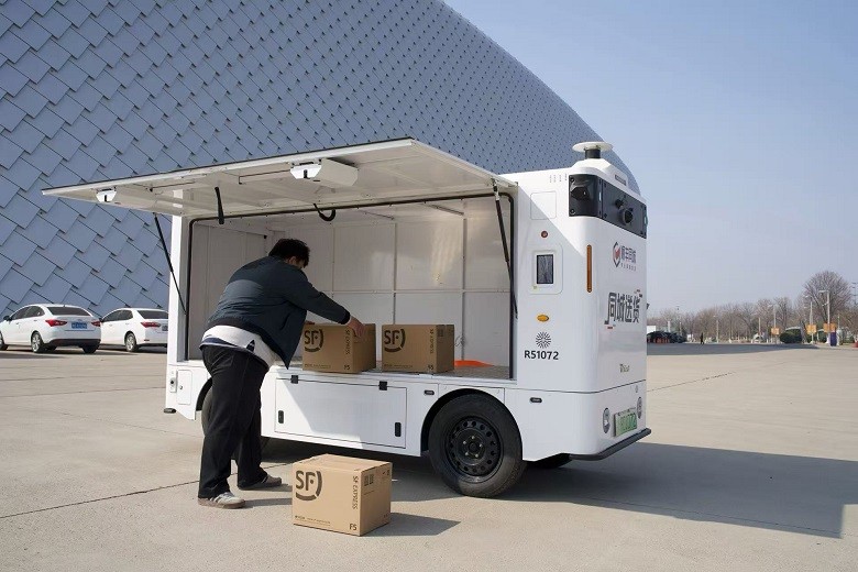 2025年营收净利预期再创新高顺丰同城业务持续拓新：无人车货运服务上线(图3)