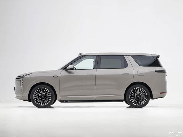 智己LS8预售2598万起线控四轮转向双腔空悬CLTC纯电续航430km(图8)