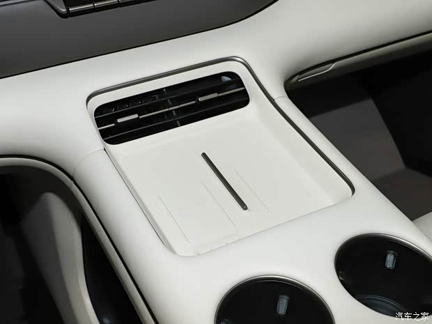 智己LS8预售2598万起线控四轮转向双腔空悬CLTC纯电续航430km(图17)