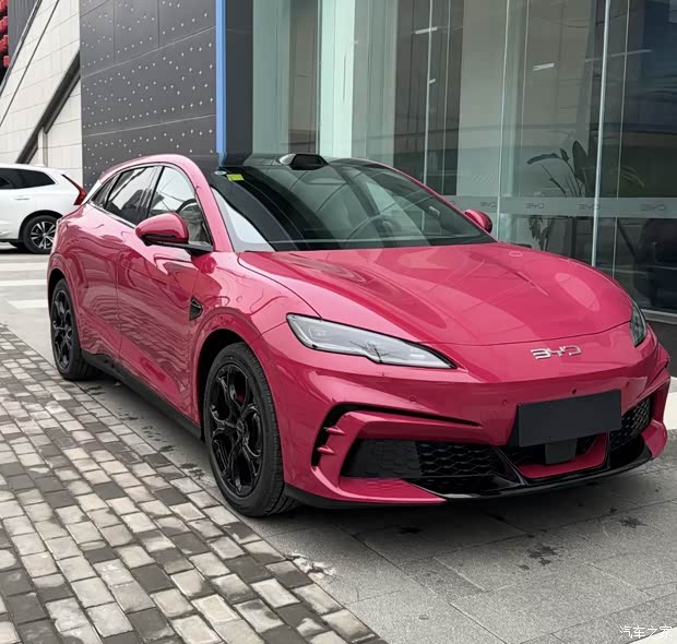 比亚迪2026款海豹06GT海豹06DM-i旅行版将于4月2日上市实车曝光(图1)