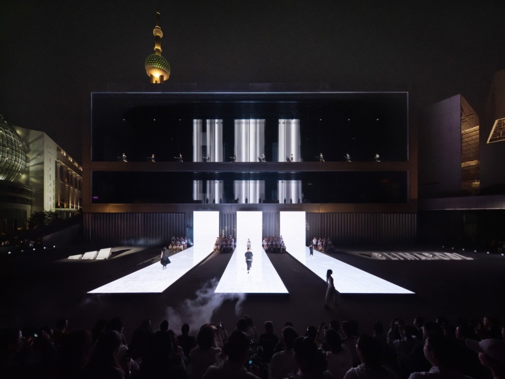 ���ϴ�˹Ҫ��һ���ƣ�������һ����