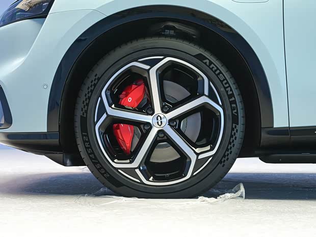 售2598万起最适合年轻人的问界来了一文看懂问界M6(图9)