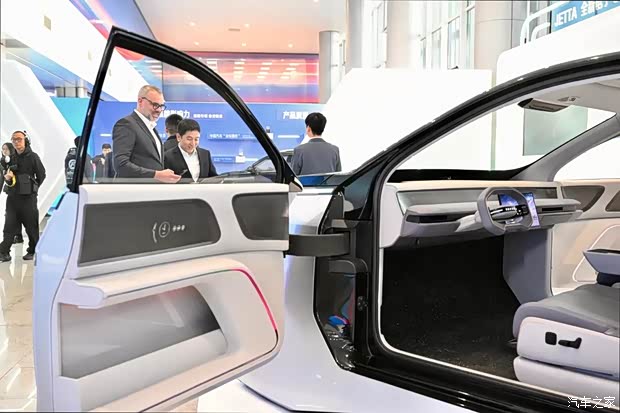 2026北京车展捷达品牌：概念车JETTAX全新纯电车亮相(图2)