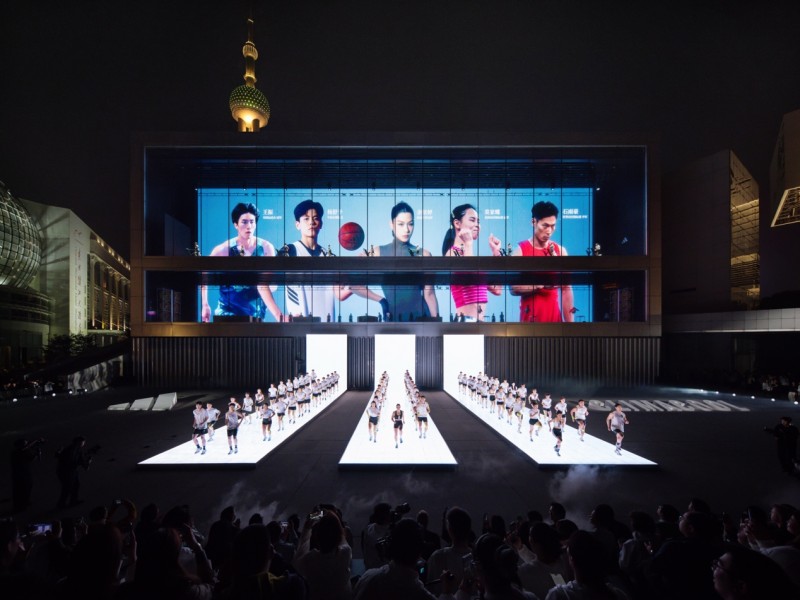 强劲开局、十二连增！阿迪达斯大中华区2026年Q1营收同比增17%至114亿欧元(图2)