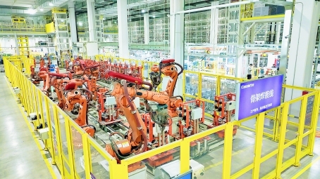 从自主研发到AI赋能海尔智家工厂物流、生产、质检全面提效(图1)