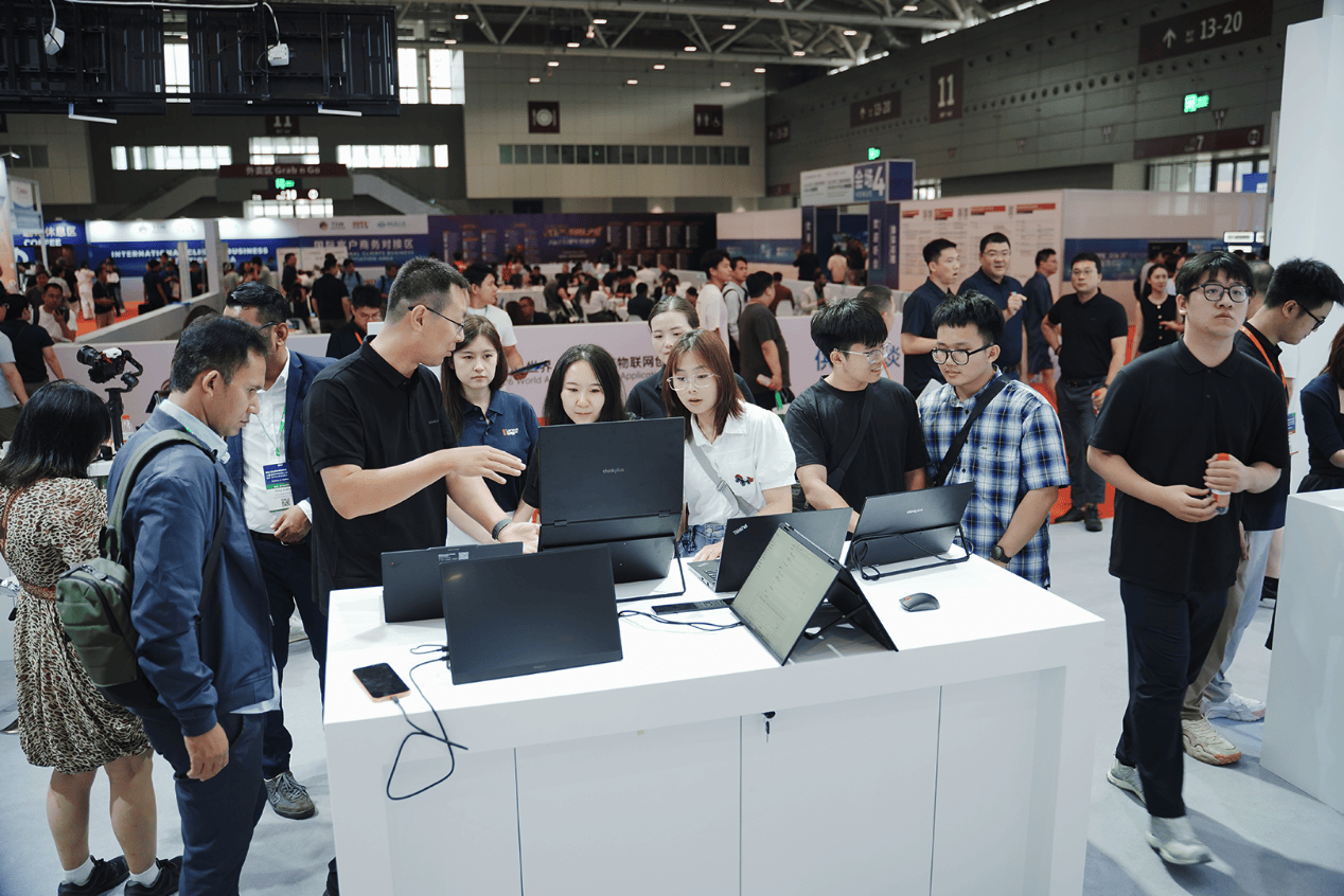 动态声纹加密技术亮相ISVE展会联想thinkplus“声盾”筑牢会议安全屏障(图1)