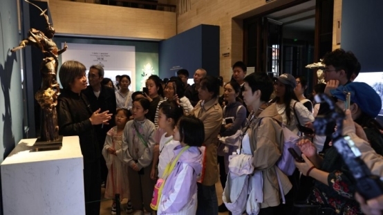 大匠之道双艺收官:高英坡艺术作品展圆满落幕中国美术馆(图1)